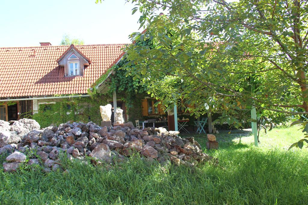 Ferienwohnungen Sonnenberg Ratsch an der Weinstraße Exterior photo